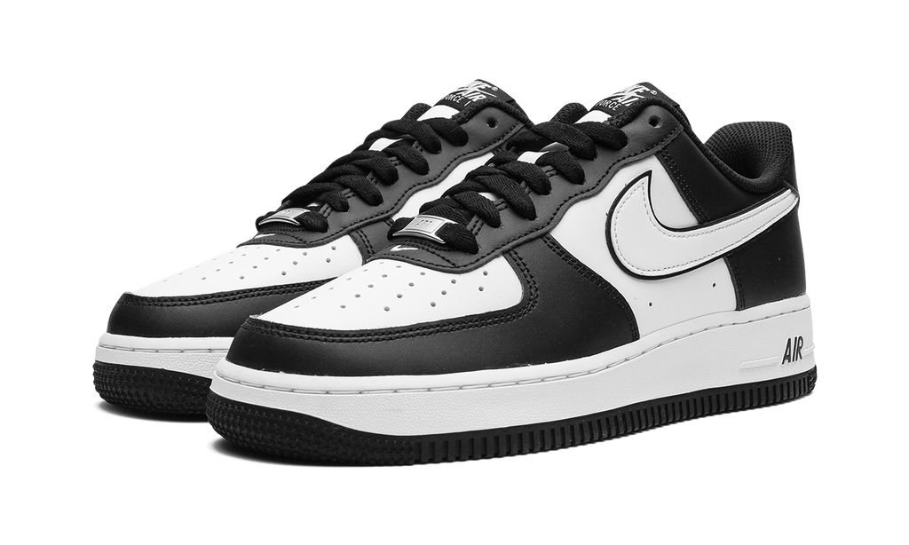 Nike Air Force 1 Panda — view 2