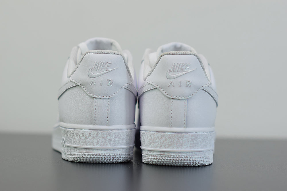 Nike Air Force 1 White — view 4